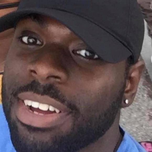 Profile Picture of William Adkins (@cashessg) on Poshmark