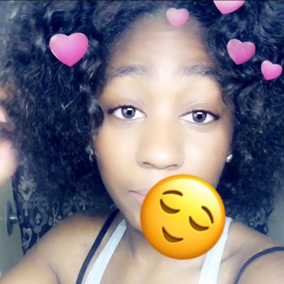 Profile Picture of Brianna Francis (@bri19678) on Poshmark