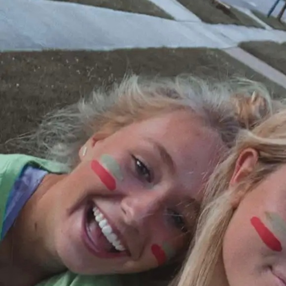 Profile Picture of Ivy Simpson (@ivysimpson4) on Poshmark