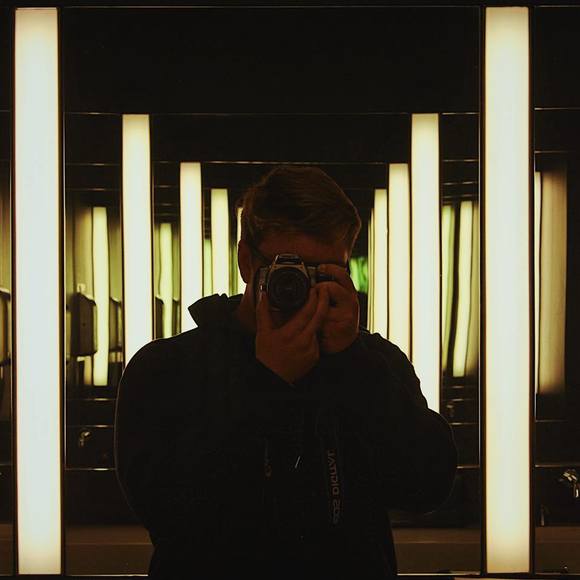 Profile Picture of Christopher Worley (@chrisjw999) on Poshmark