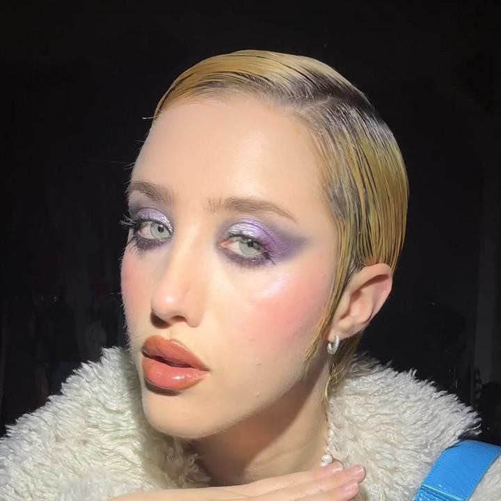 Profile Picture of   My new yt vid is out and in... (@tinyjewishgirl) on Tiktok