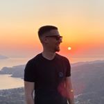 Profile Picture of 𝔍𝔬𝔥𝔫 𝔠𝔥𝔞𝔯𝔬𝔰 (@johncharos) on Instagram