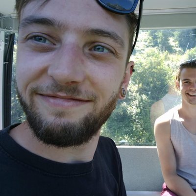 Profile Picture of Craig Fletcher (@leakypixel) on Twitter
