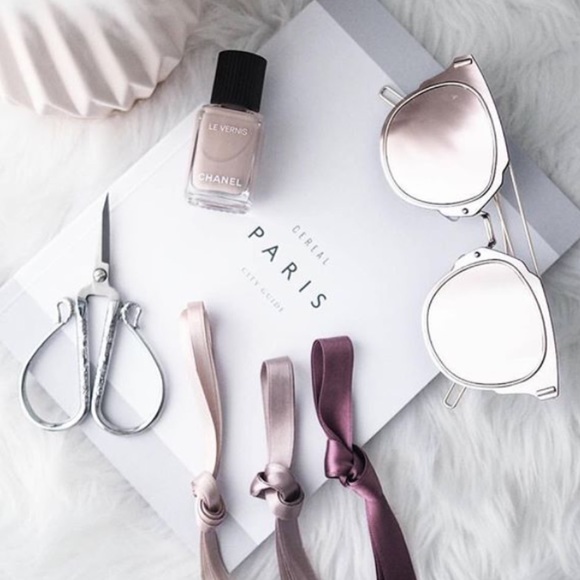 Profile Picture of Julie Tarling (@julieannrose_1) on Poshmark