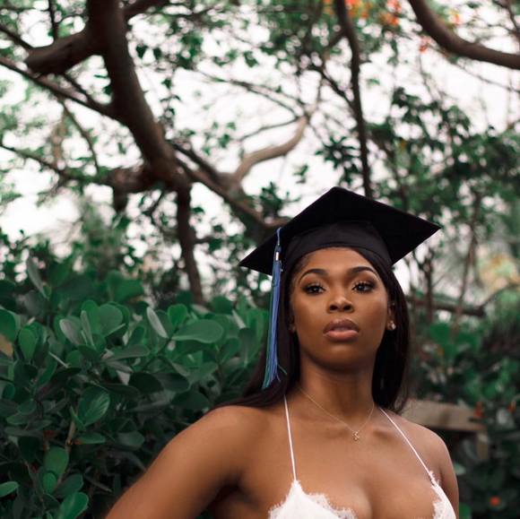 Profile Picture of Tytionia Adderly (@tytioniaadderly) on Poshmark