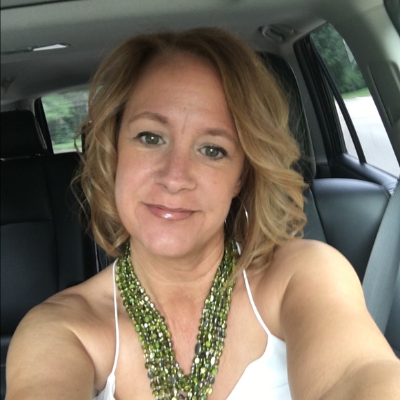 Profile Picture of Joann Hughes (@jphughes03) on Poshmark