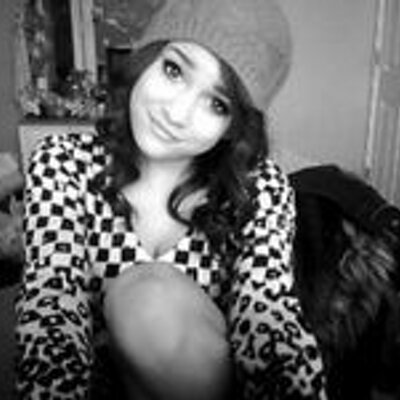 Profile Picture of Miriam Rowe (@Noellevwll) on Twitter