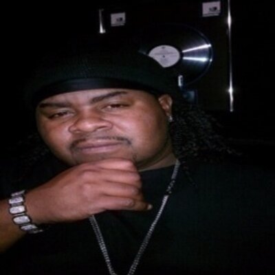 Profile Picture of Aileen Walker (@AileenWalker16) on Twitter