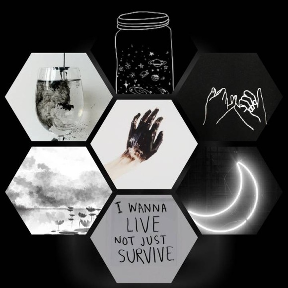 Profile Picture of Julia Ballay (@juliaballay) on Poshmark