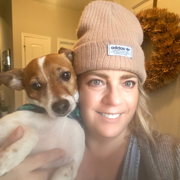 Profile Picture of Elizabeth Reichenau (@ereichenau) on Poshmark