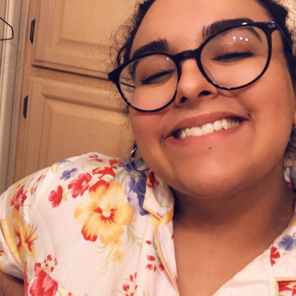 Profile Picture of Issabelle Mchaney (@izzymchaney) on Poshmark