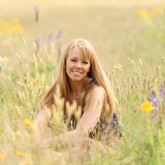 Profile Picture of Jessica Gobler (@jetz81) on Poshmark