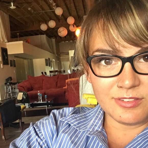 Profile Picture of Genevieve Tollaksen (@gtollaksen) on Poshmark