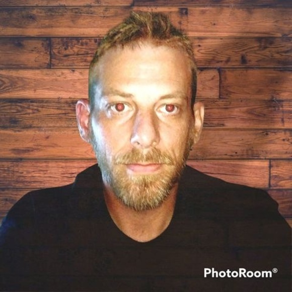 Profile Picture of Michael Jupin (@michaeljupin2) on Poshmark