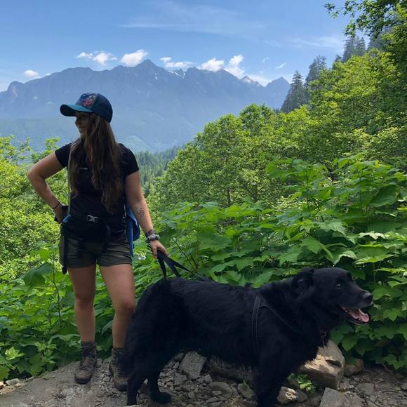 Profile Picture of Kimberly Andelin (@kimberlyandelin) on Poshmark