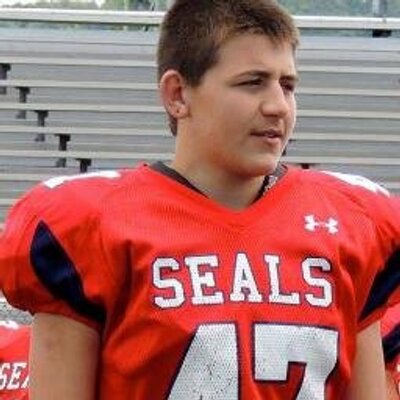 Profile Picture of Dylan Whitmer (@Una_zBailey) on Twitter