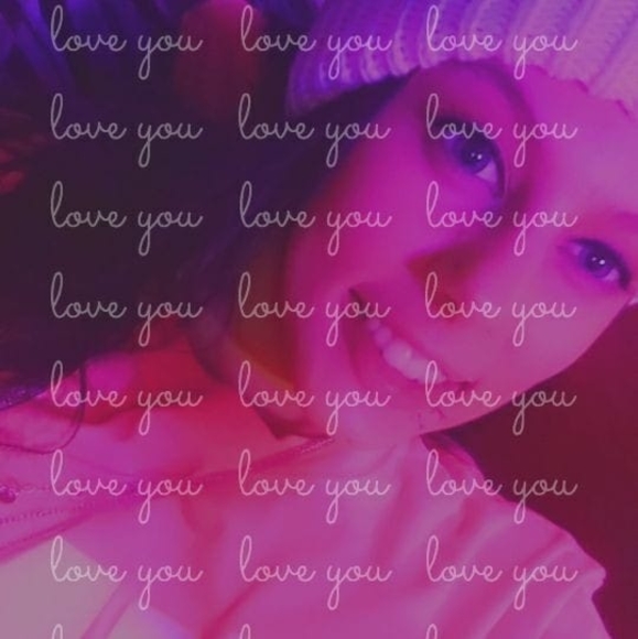 Profile Picture of Makayla Rothbauer (@m_rothbauer) on Poshmark