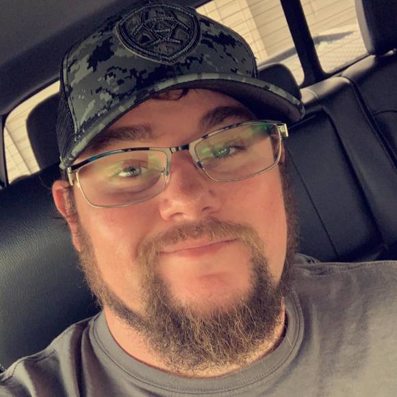 Profile Picture of Owen Holmes (@owenholmes) on Poshmark