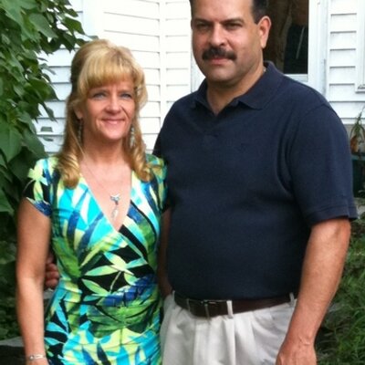 Profile Picture of Laurie & Nic Moulton (@NickDryCln) on Twitter