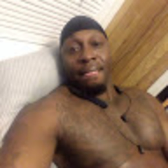 Profile Picture of James Wiley (@jwiley732) on Poshmark