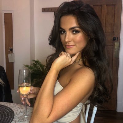 Profile Picture of Lauren Roberts (@_laurenroberts6) on Twitter