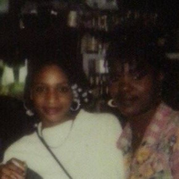 Profile Picture of Kymlukatmenw Webb (@kyttykym) on Poshmark