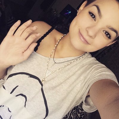 Profile Picture of Ruby Waters (@SapphireFires) on Twitter