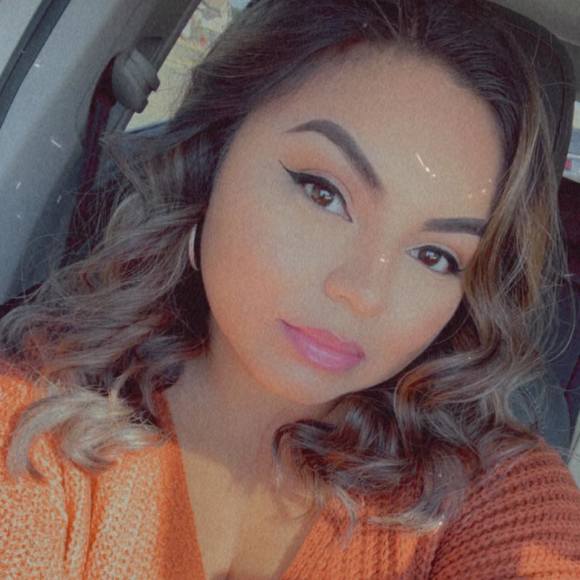Profile Picture of Lori Rangel (@lori_rangel) on Poshmark