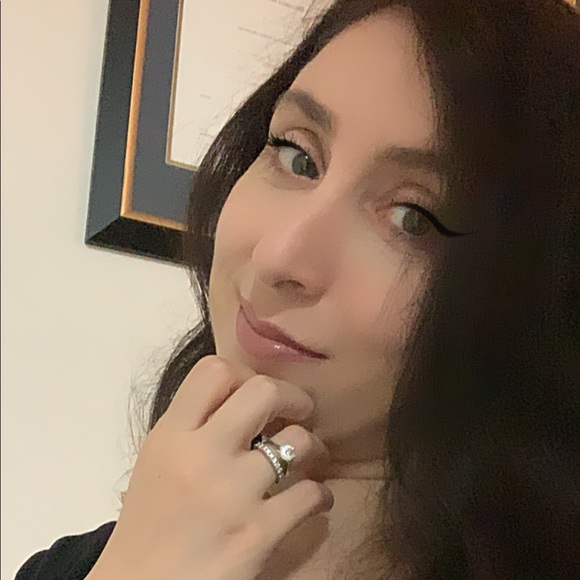 Profile Picture of Nafiseh Aliabadi (@nafisehaliabadi) on Poshmark