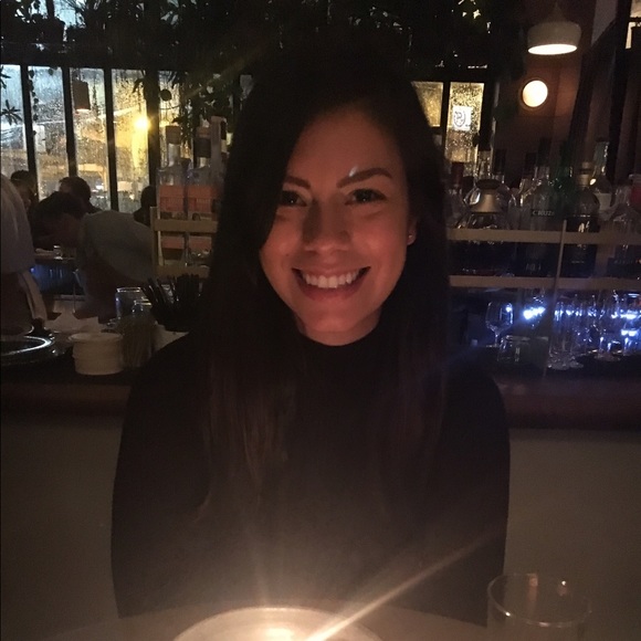 Profile Picture of Rosa Gonzalez (@rosasgonz) on Poshmark