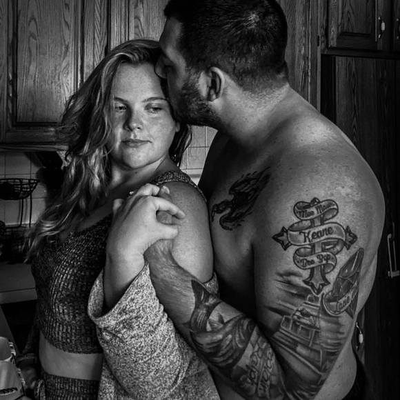 Ashley Grauel - Poshmark Profile Picture of Ashley Grauel (@ashleygrauel) on Poshmark