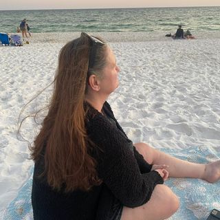 Profile Picture of Mel (@melanie.hartman) on Instagram