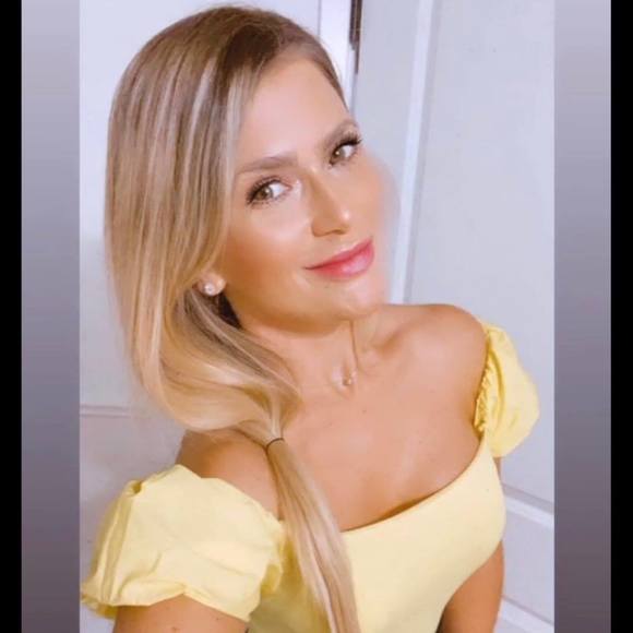 Profile Picture of Asha Rowich (@asharowich) on Poshmark