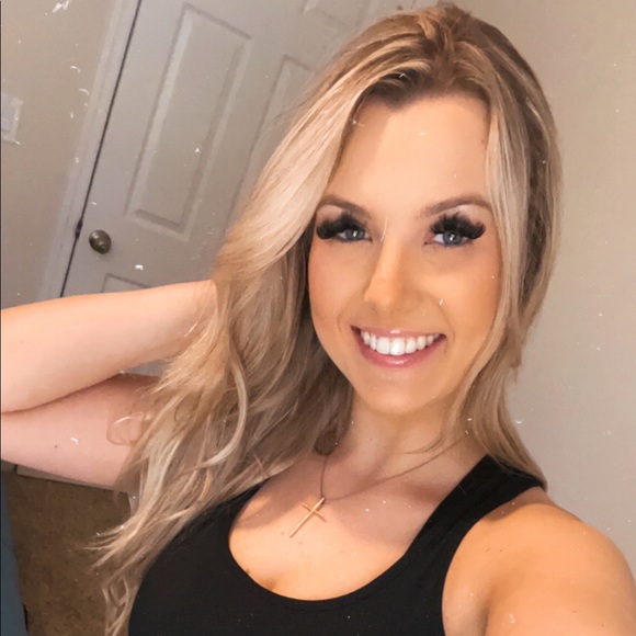 Profile Picture of Ingrid Pethel (@ingrid_pethel) on Poshmark