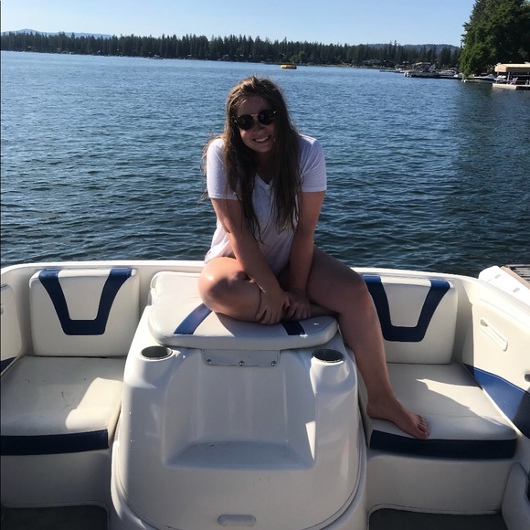 Profile Picture of Hannah Sparber (@sparber99) on Poshmark