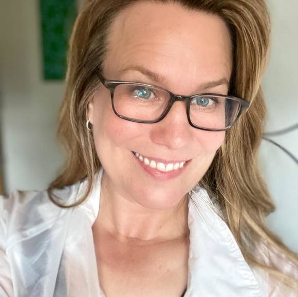 Ti Besonen - Poshmark Profile Picture of Ti Besonen (@tibesonen) on Poshmark