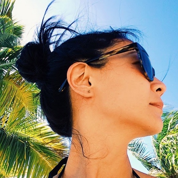 Profile Picture of Moon-yun Chang (@moonyunchang) on Poshmark
