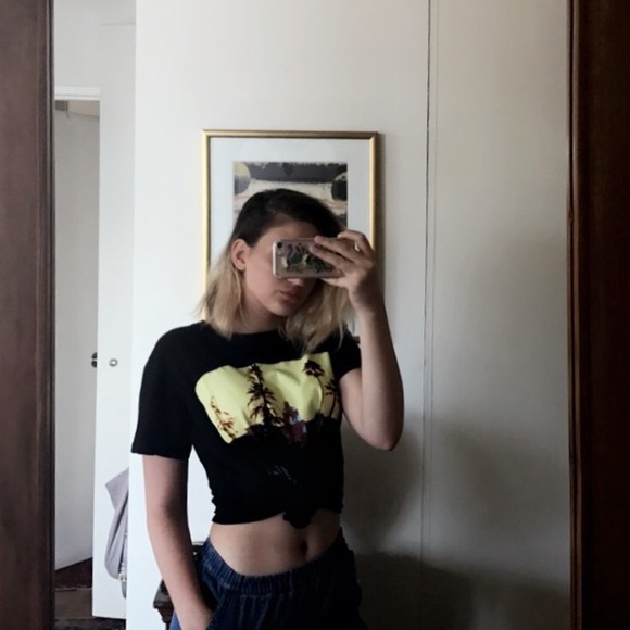 Profile Picture of Lara Stephens (@larashoshana) on Poshmark