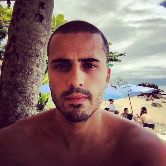 Profile Picture of Felipe Souza (@felsouza7) on Poshmark