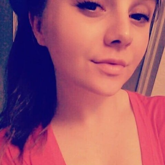 Profile Picture of Frankie Pearson (@frankiebrooke12) on Poshmark