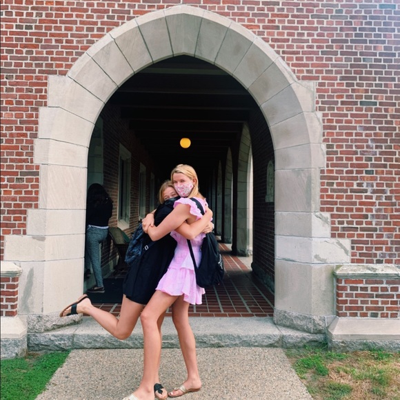 Profile Picture of Meghan Farnham (@meghan_farnham) on Poshmark