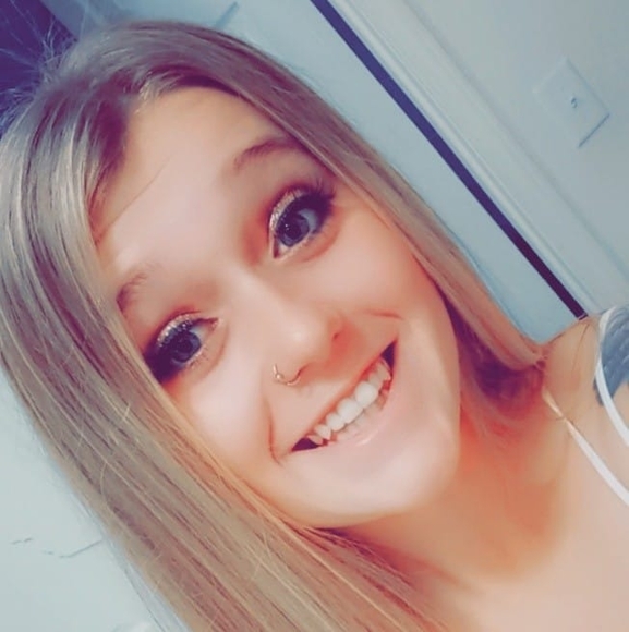 Profile Picture of Hailey Hanson (@haileyhanson69) on Poshmark