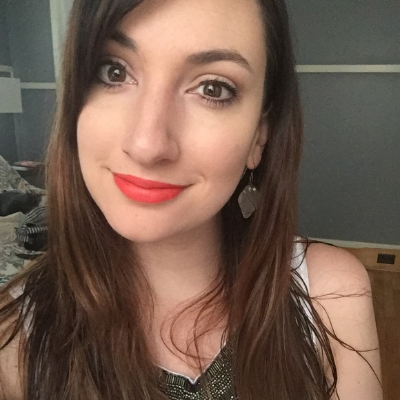 Profile Picture of Danielle Katharine (@dkmorgan0815) on Poshmark