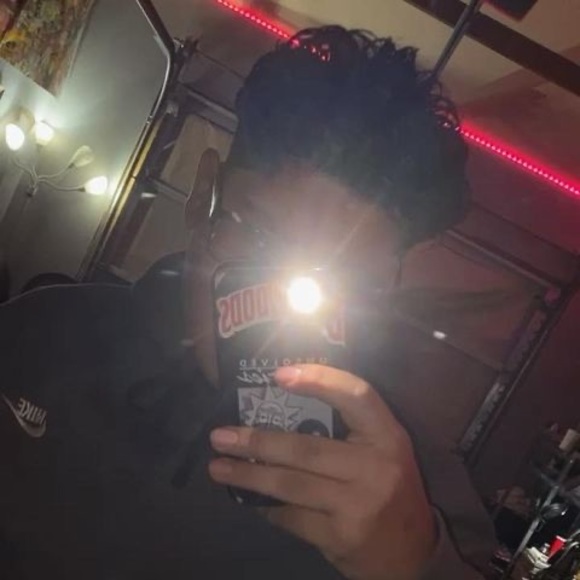 Profile Picture of Juan Ayala (@jaysvnsix0) on Poshmark