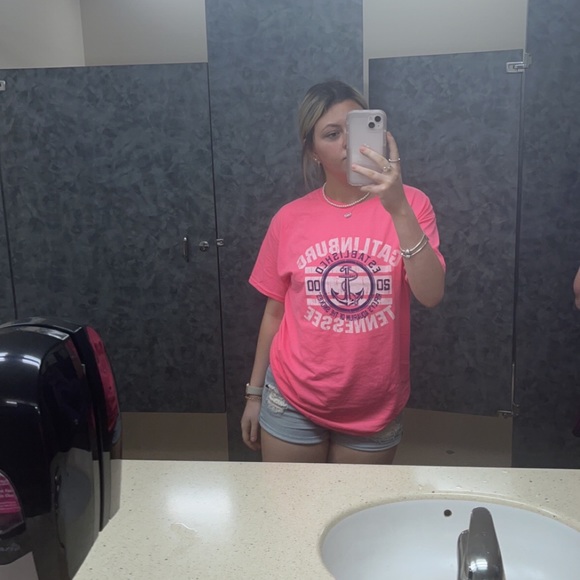 Profile Picture of Haley Nichols (@haleynichols781) on Poshmark
