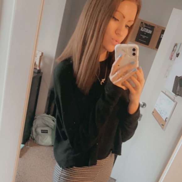 Profile Picture of Rachel Ullrich (@rachelullrich7) on Poshmark