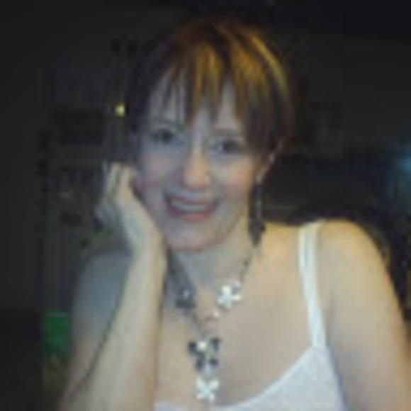 Profile Picture of Mc Deseve (@mcdeseve3) on Poshmark