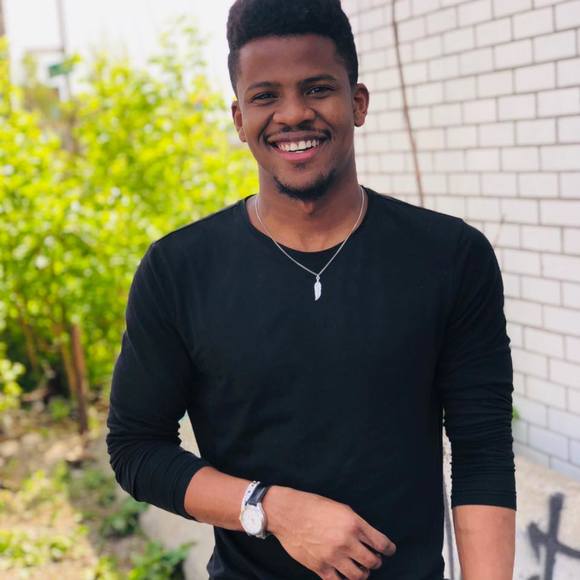 Profile Picture of Chris Saint clair (@chris_edwil) on Poshmark