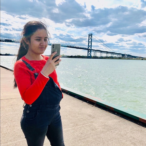 Profile Picture of Manpreet Guron (@manpreetguron) on Poshmark