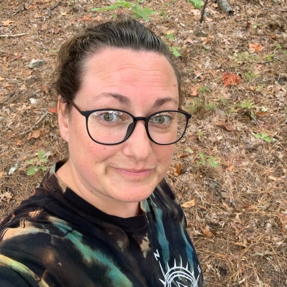 Profile Picture of Rachel Cearley (@camogirl2003) on Poshmark